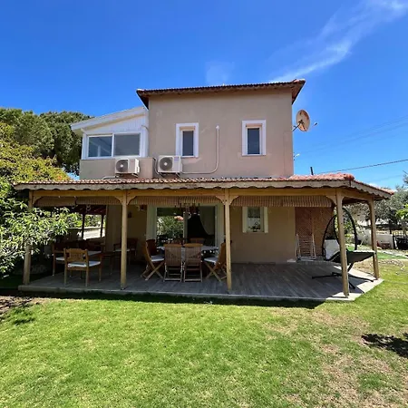 Βίλα Beachside Garden With Spacious Private Garden In *