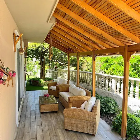 Beachside Garden With Spacious Private Garden In 빌라 Çeşme