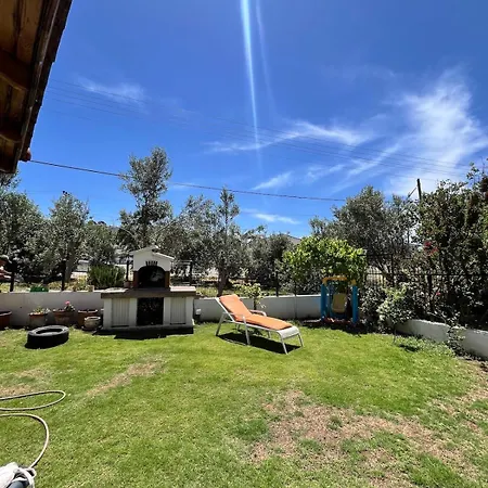 Beachside Garden With Spacious Private Garden In Βίλα *