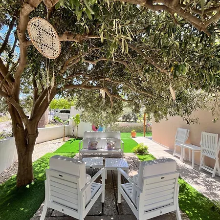 Beachside Garden With Spacious Private Garden In Βίλα *