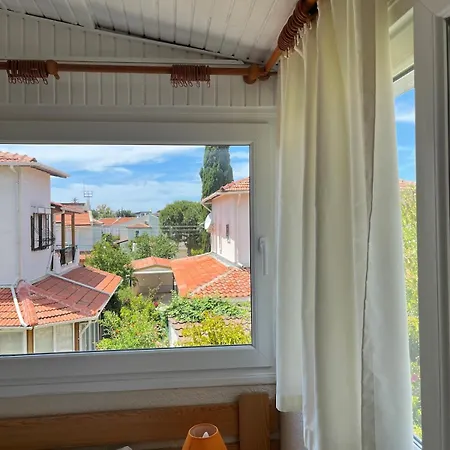 Beachside Garden With Spacious Private Garden In Βίλα