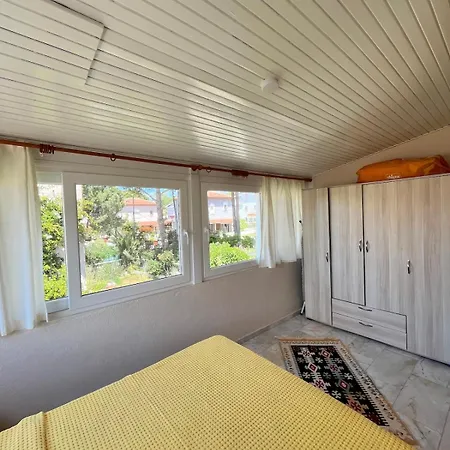 Beachside Garden With Spacious Private Garden In Βίλα Çeşme