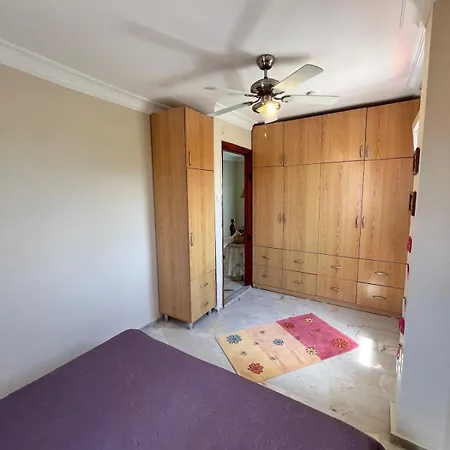 Βίλα Beachside Garden With Spacious Private Garden In